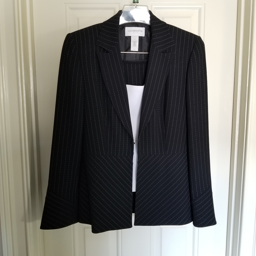 Beautiful 3pc Liz Claiborne suit. Size 6.